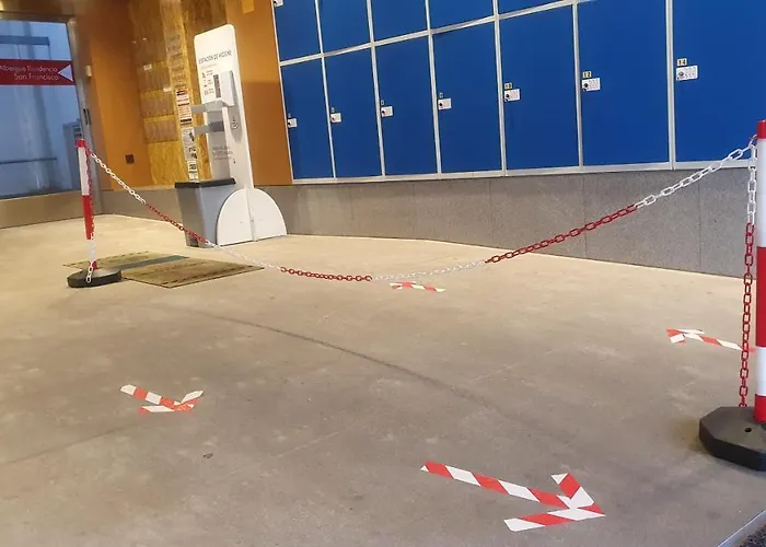 Peregrinos San Francisco De Asis * レオン